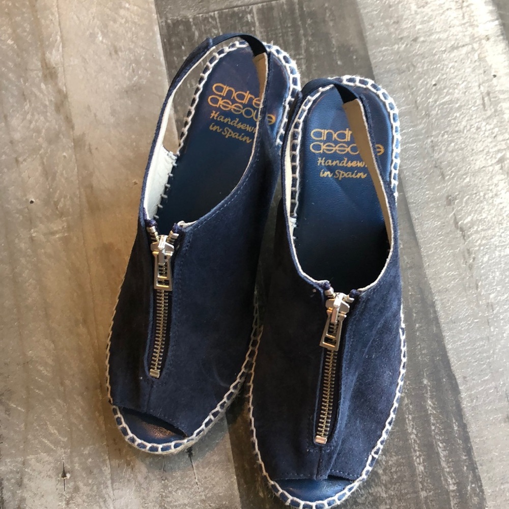 NWOT André Assous espadrilles